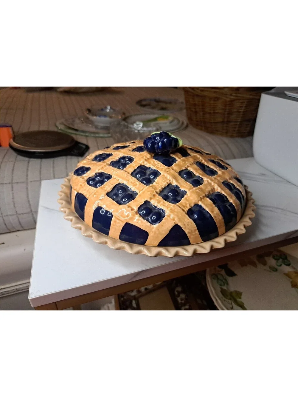 VTG Ceramic Universal Trump Corp Covered Recipe Pie Plate Blueberry Pie